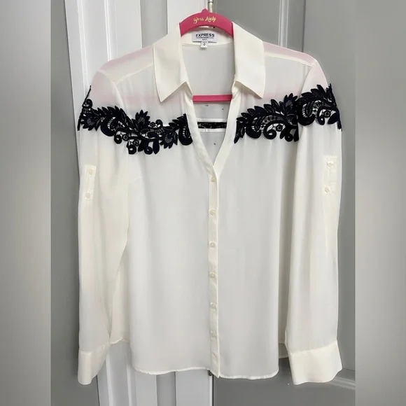 Express Portofino Ivory Button-Down Blouse with Black Lace Detail Size Medium - Picture 3 of 4